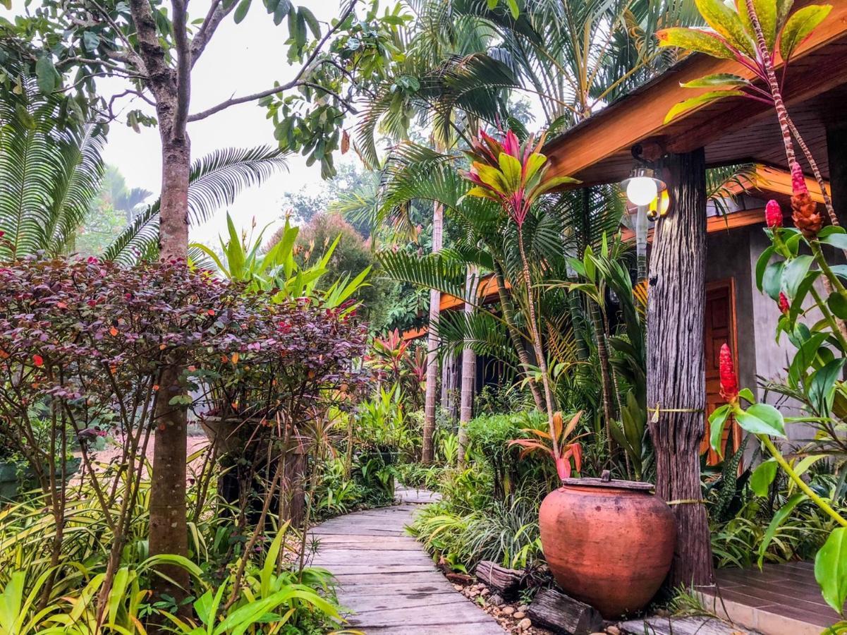 Huen San Fang Hotel โรงแรมเฮือนแสนฝาง Екстериор снимка